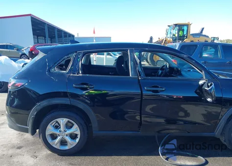 2023 Honda Hr-V 2Wd Lx from USA, damaged, VIN 3CZRZ1H35PM709834